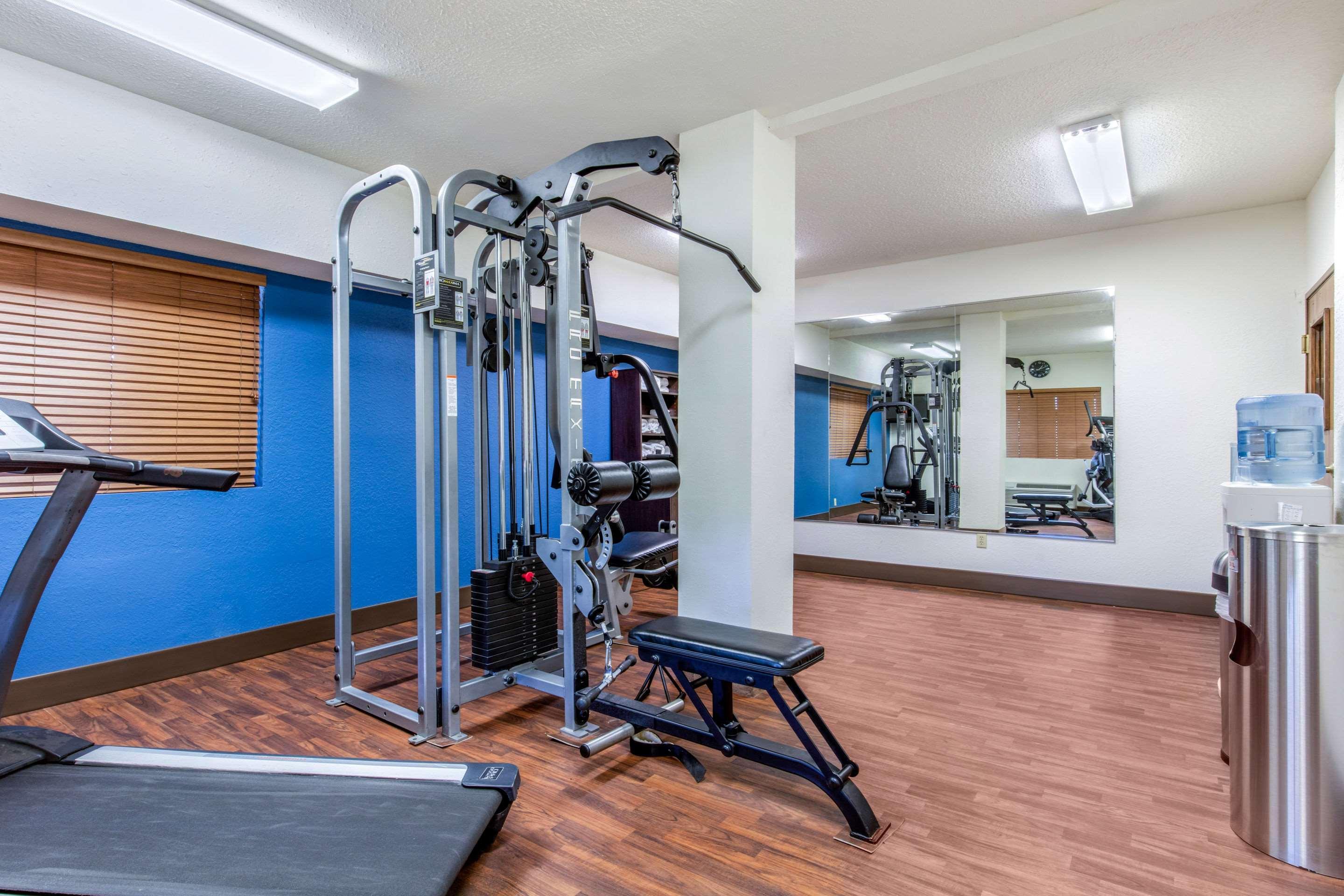 Comfort Inn & Suites Маккомб Экстерьер фото